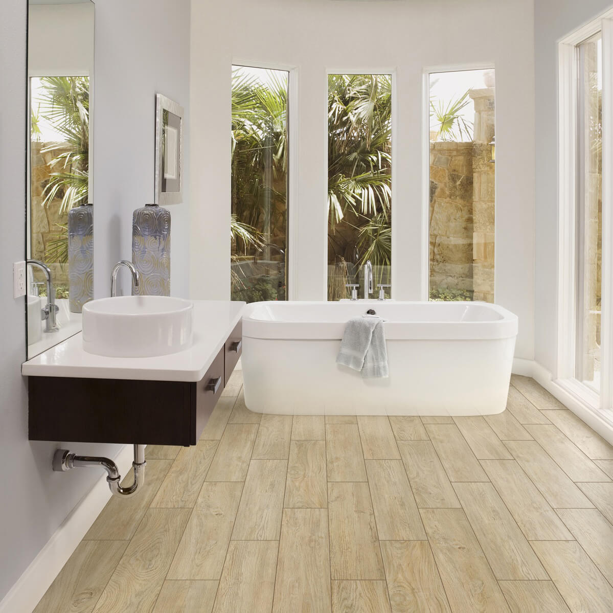 Floor mirror side interior with bathtub | Floor to Ceiling Sycamore